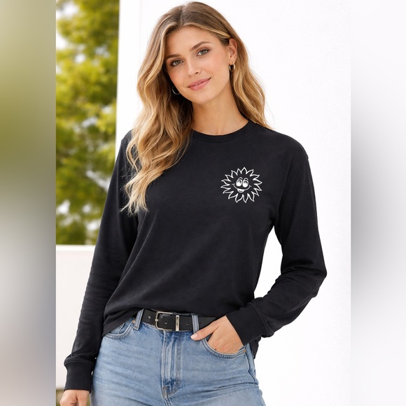 Vans Black Long-Sleeve Graphic Tee with White Back Print small - Picture 2 of 7